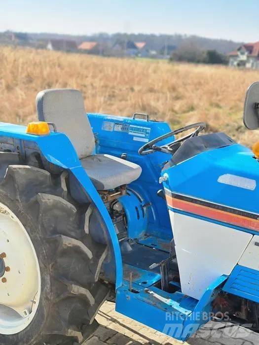 Mitsubishi MT3201 小型曳引機