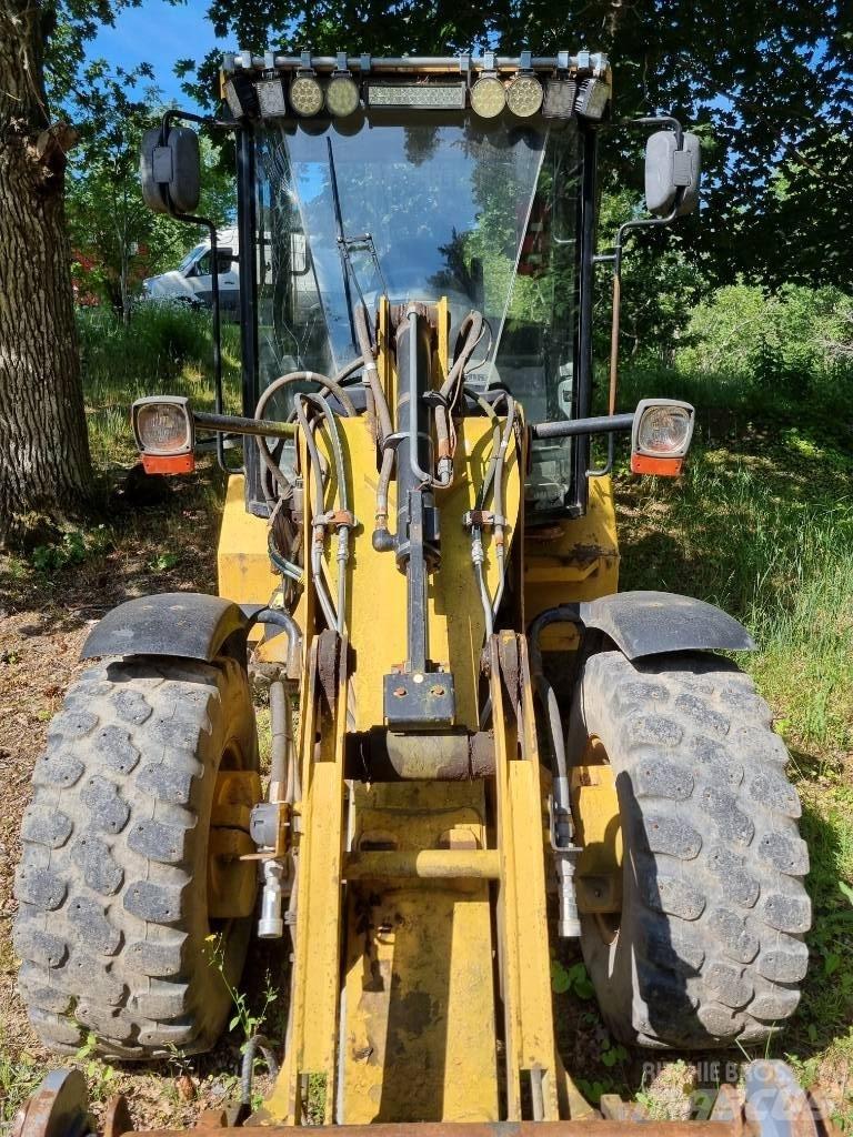 CAT 906 輪胎式裝載機