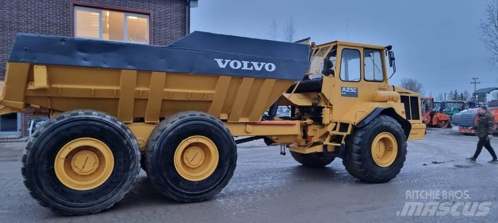 Volvo A 25 C 6x6 鉸接式起吊車