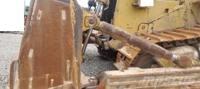 CAT D 9 N 履帶推土機