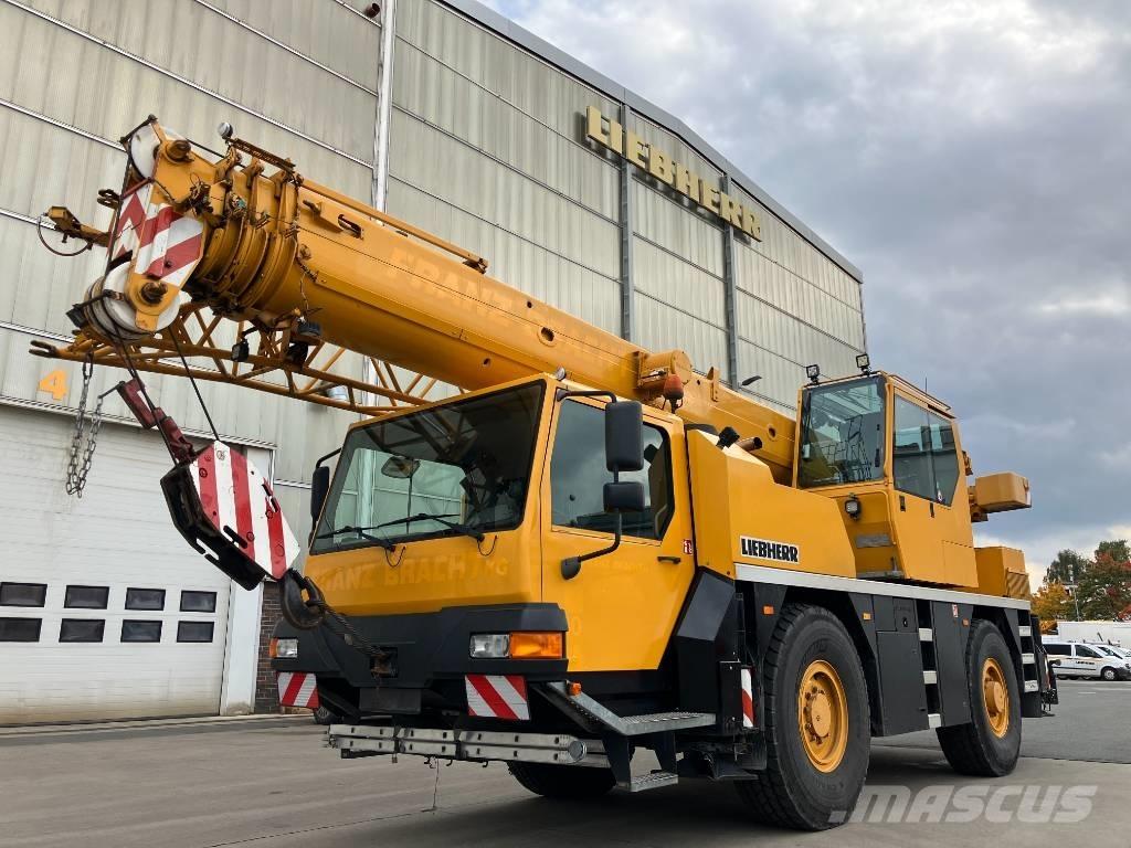 Liebherr LTM 1030-2 全路面起重機/吊車
