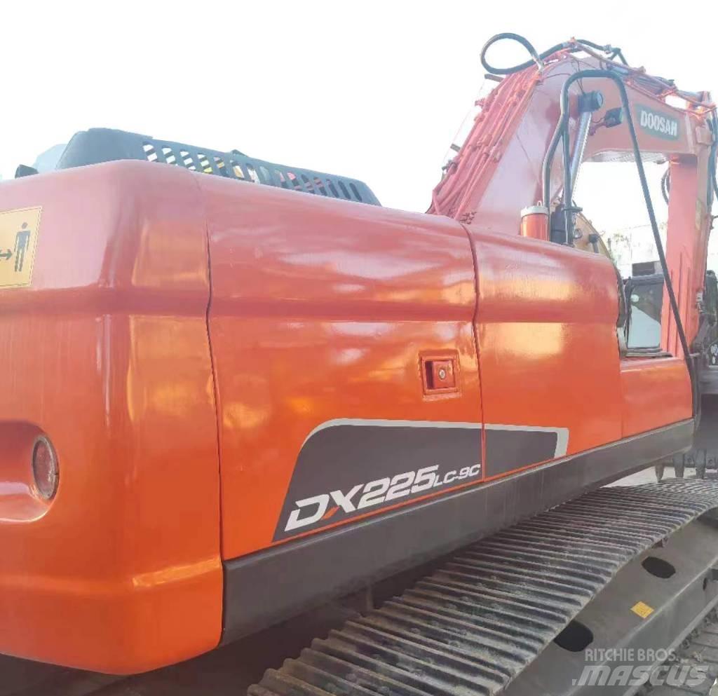 Doosan DX 225 履帶式 挖土機/掘鑿機/挖掘機
