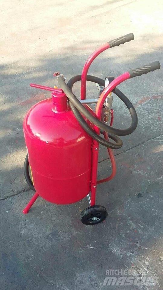 CAT 40 LI BORMANN 砂鹽撒布機