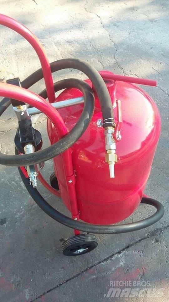 CAT 40 LI BORMANN 砂鹽撒布機