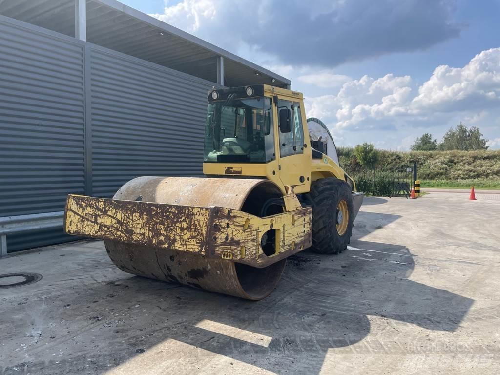 Bomag BW 216 DH-4 單輪滾壓機