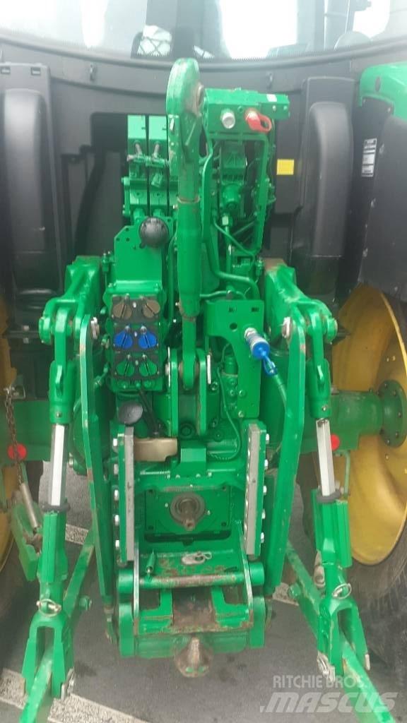 John Deere 6120 R 曳引機