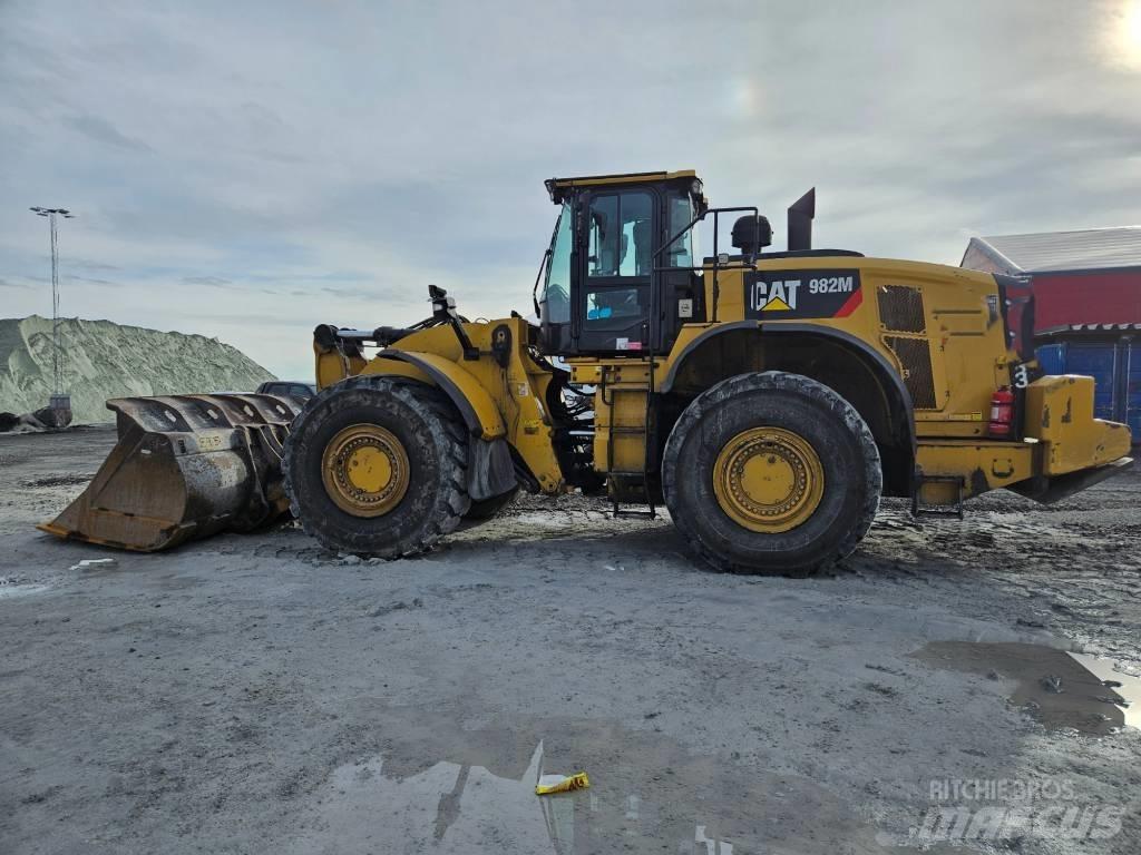 CAT 982 M 輪胎式裝載機