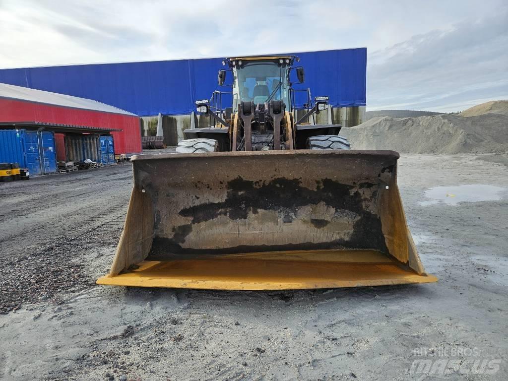 CAT 982 M 輪胎式裝載機