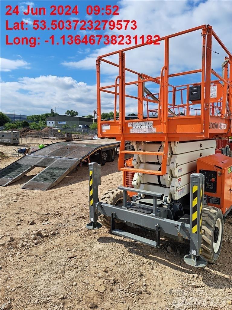 Snorkel S 3370 RTCE 剪式升降機