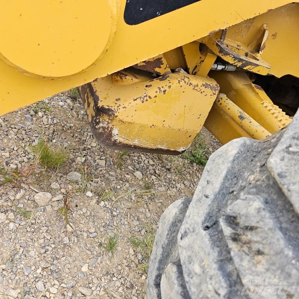 CAT 430E IT 反鏟裝載機