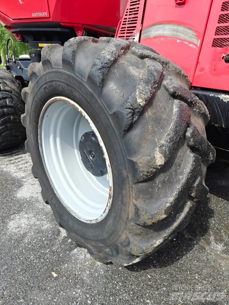 Komatsu 911.4 收穫機