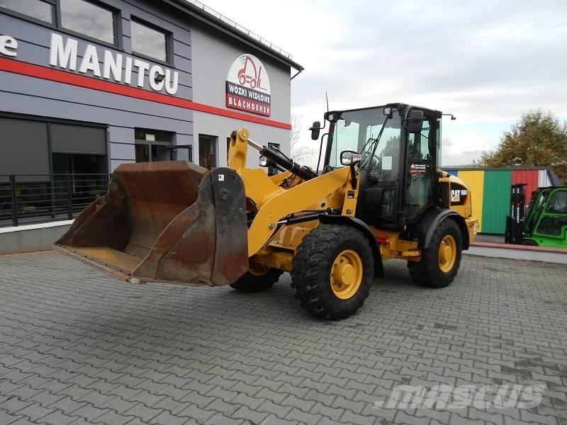 CAT 906M 輪胎式裝載機