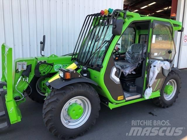 Merlo TH42 伸縮臂操作車