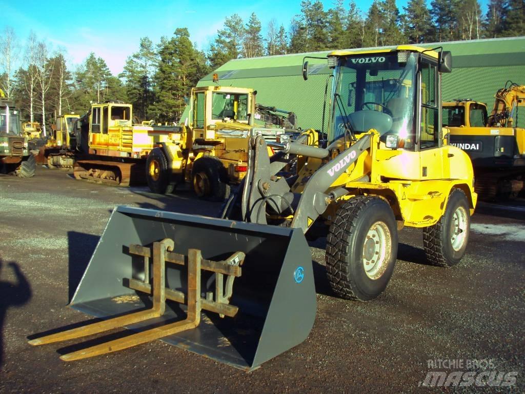 Volvo L 30 輪胎式裝載機