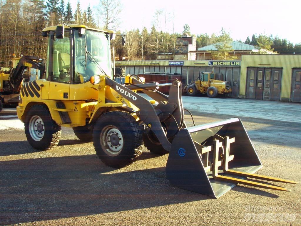 Volvo L 30 輪胎式裝載機