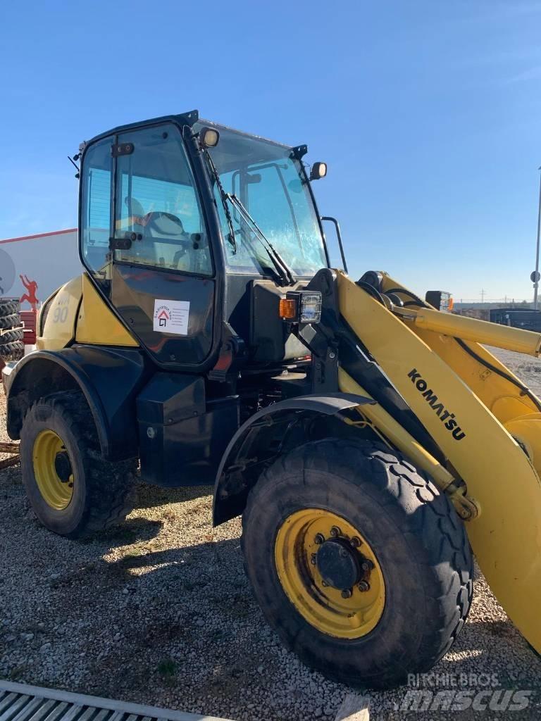 Komatsu WA 90-6 輪胎式裝載機