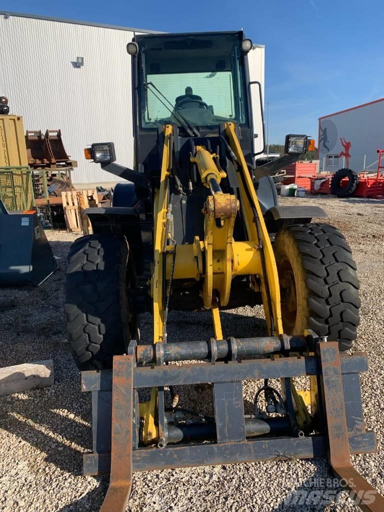 Komatsu WA 90-6 輪胎式裝載機