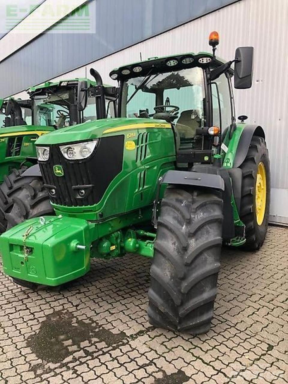 John Deere 6215r 曳引機