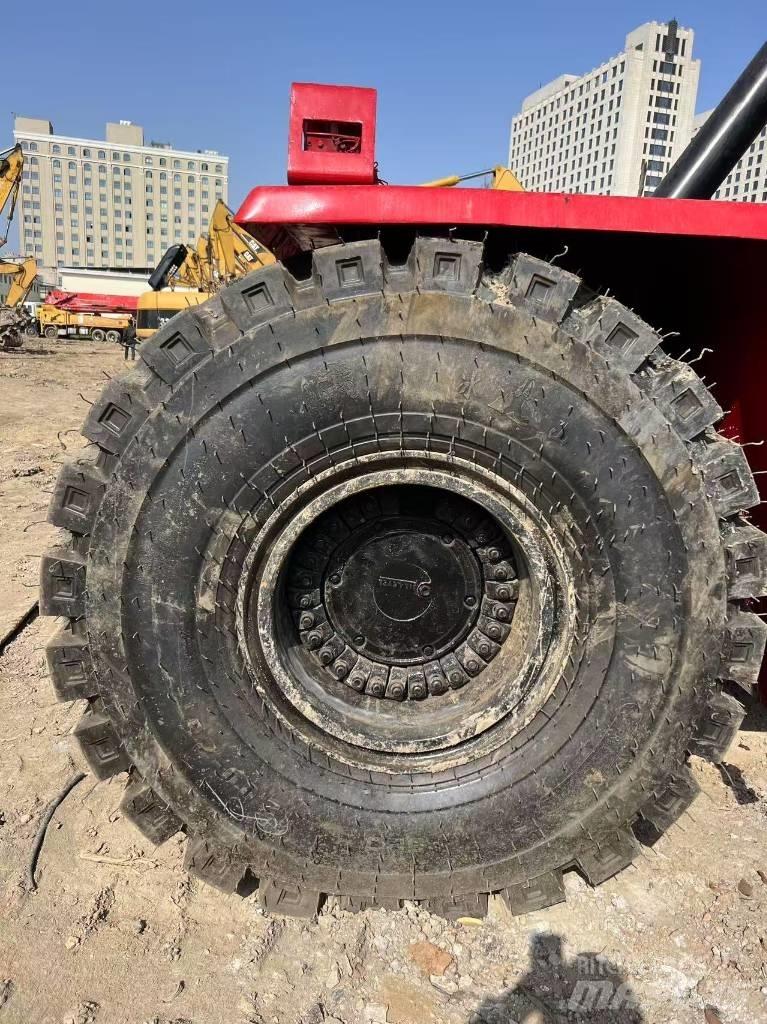 Kalmar DRT 450 前伸型堆積機