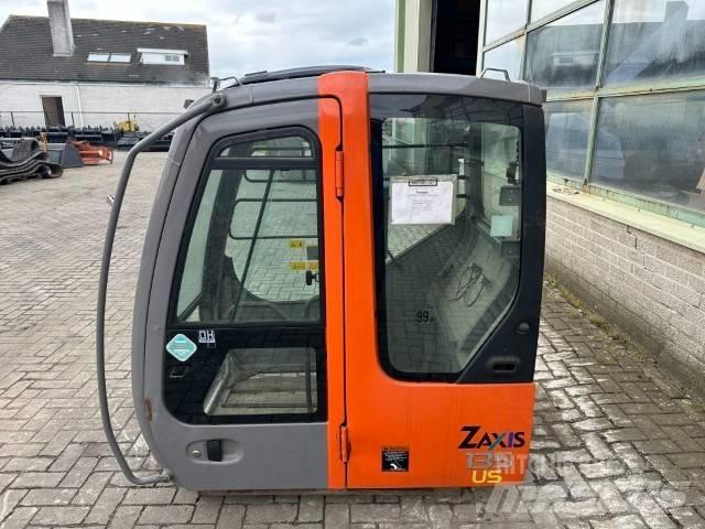 Hitachi Zaxis 駕駛室與內部