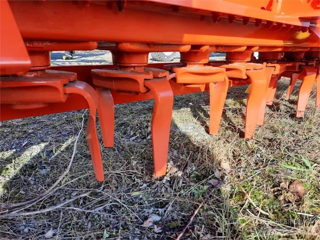 Kuhn HRB 303 D 動力耙和旋轉式耕耘機