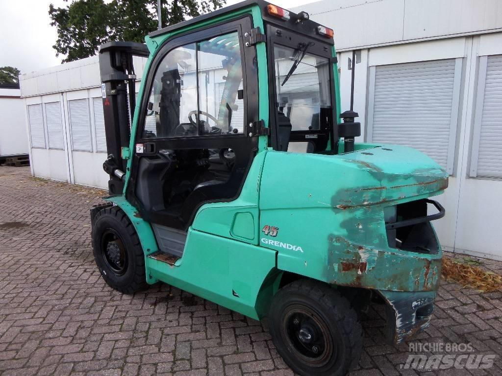 Mitsubishi FD45NT 柴油卡車