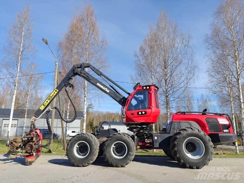 Komatsu 951 收穫機