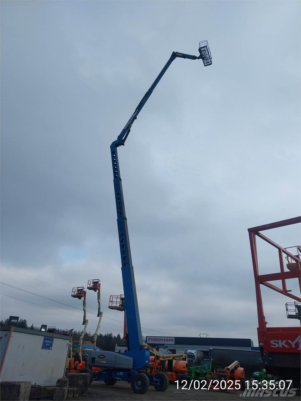 Genie Z135/70 曲臂高空作業車