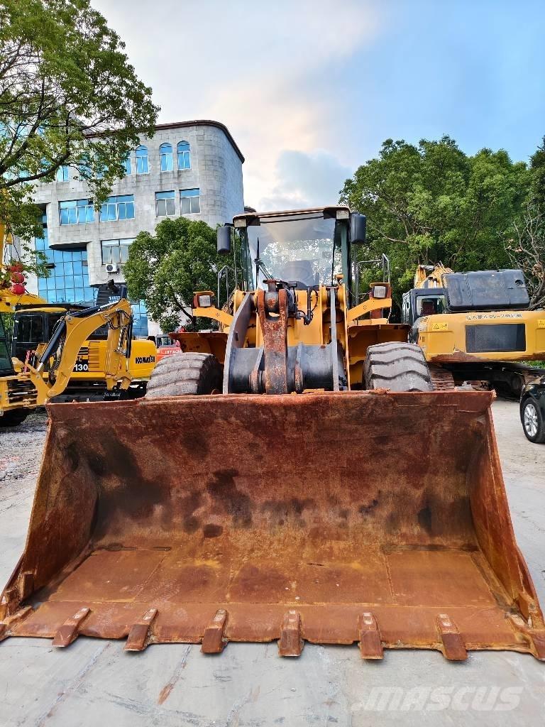 Volvo L 120 輪胎式裝載機