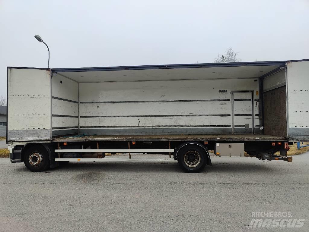 Volvo FL 260 貨箱式卡車