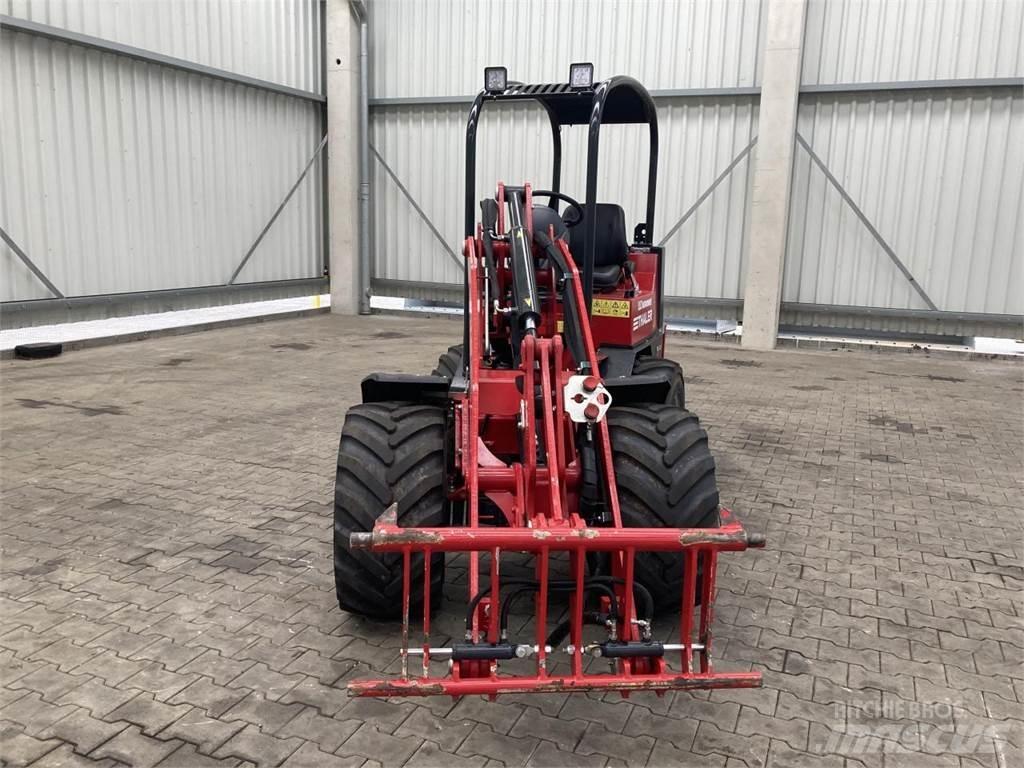 Thaler 2438H 小型裝載機