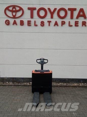 Toyota LWE 200 行走控制式堆積機