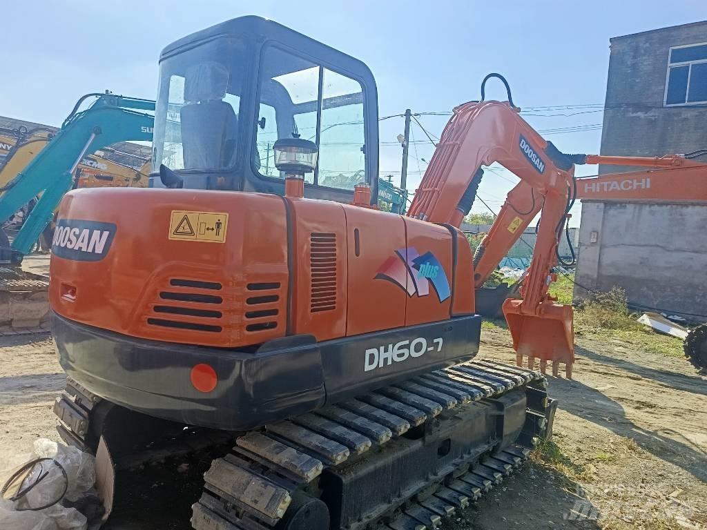 Doosan DH 60-7 小型挖土機/掘鑿機<7t(小型挖掘機)