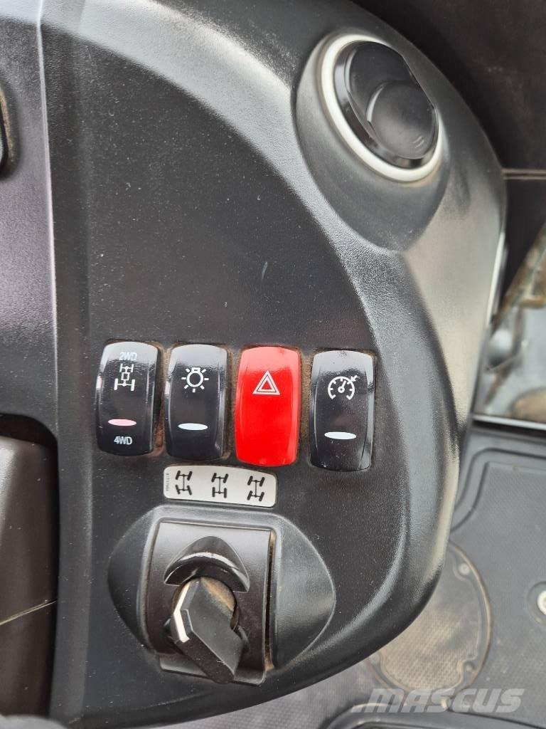 JCB 4CX 反鏟裝載機