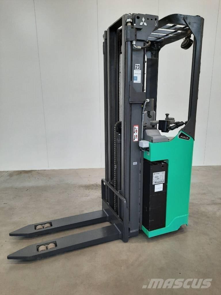 Mitsubishi SBR16N2 自走式堆積機