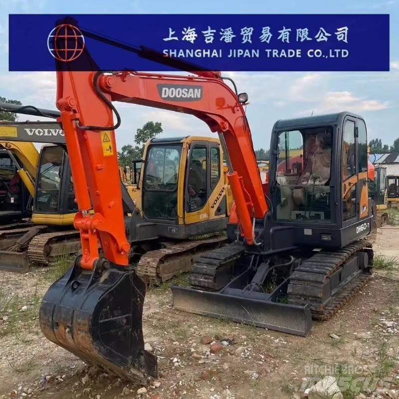 Doosan DH 60 小型挖土機/掘鑿機<7t(小型挖掘機)