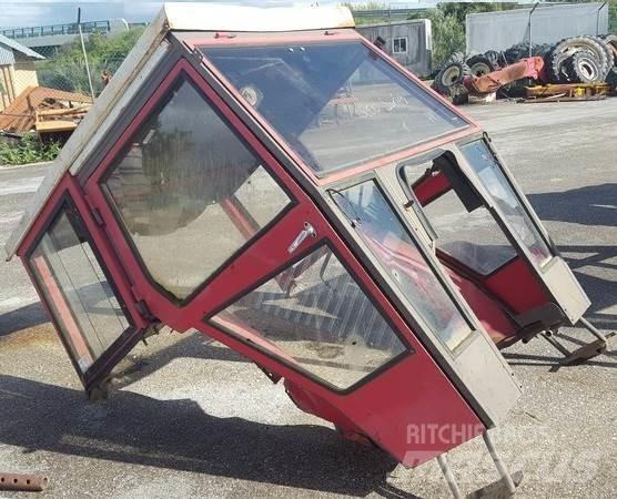  Cabine para Tractor 駕駛室與內部