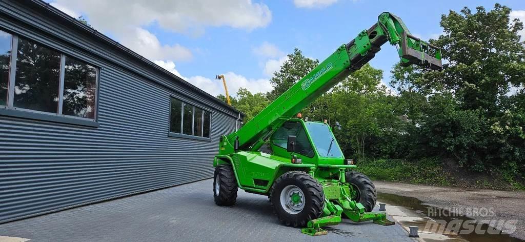 Merlo P40.14 伸縮臂操作車