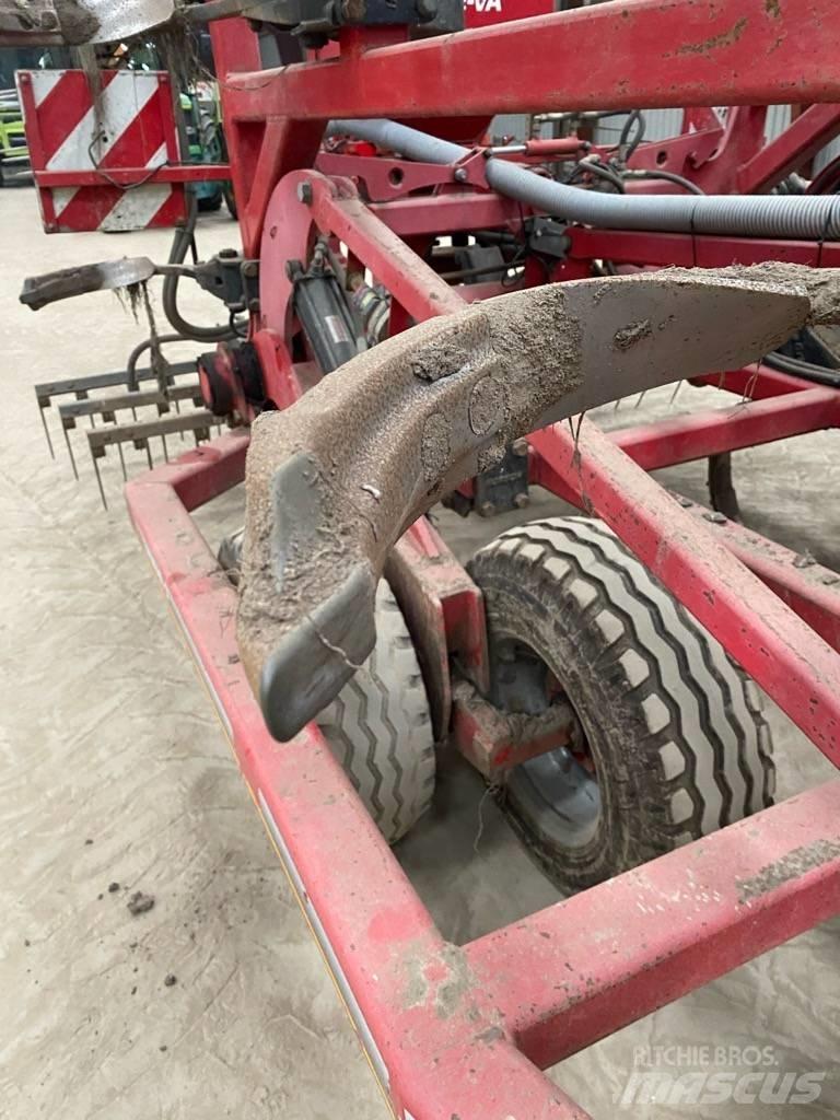 Horsch Terrano 6 FG 中耕管理機