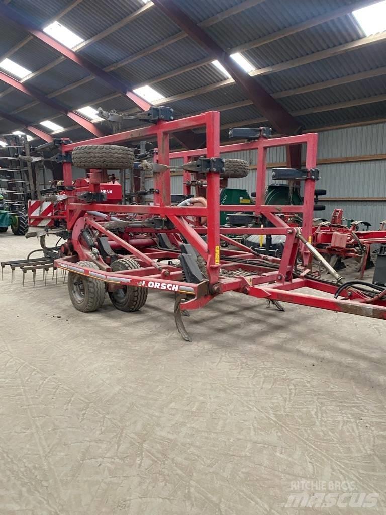 Horsch Terrano 6 FG 中耕管理機