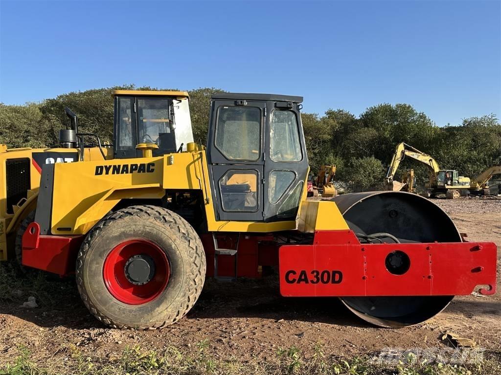 Dynapac CA 30 D 單輪滾壓機