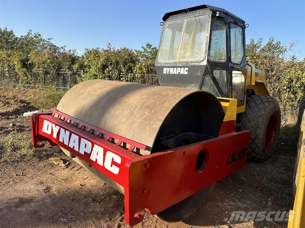 Dynapac CA 30 D 單輪滾壓機
