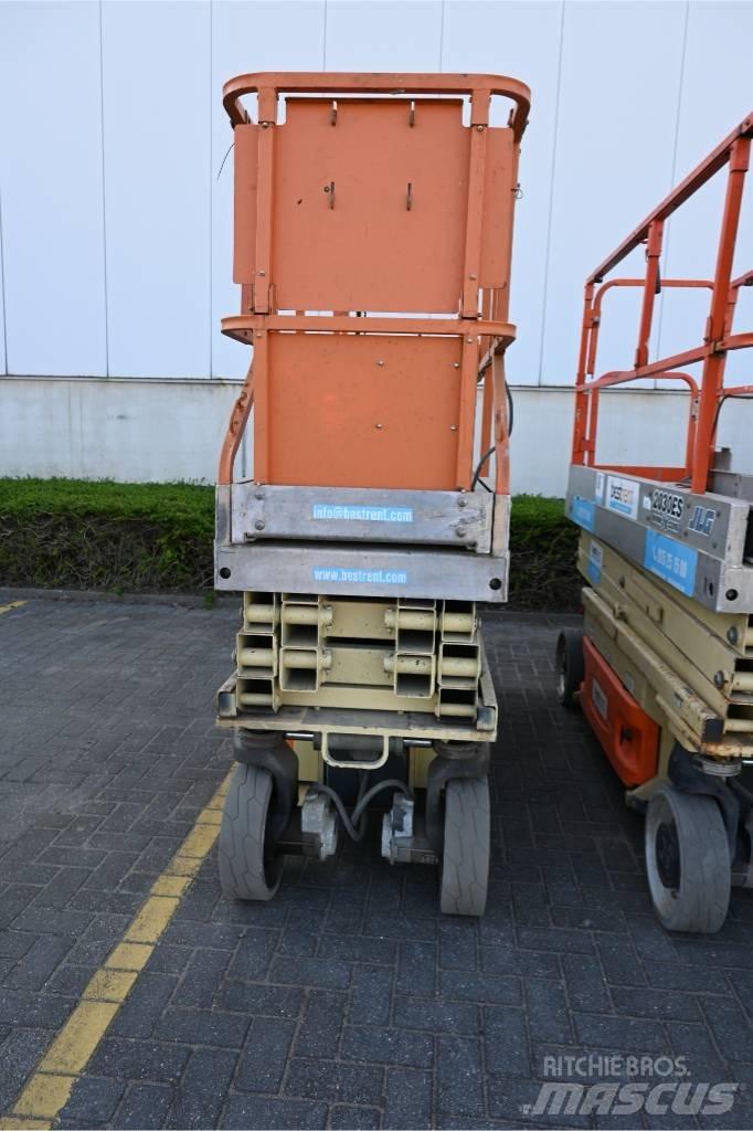 JLG 2030 ES 剪式升降機