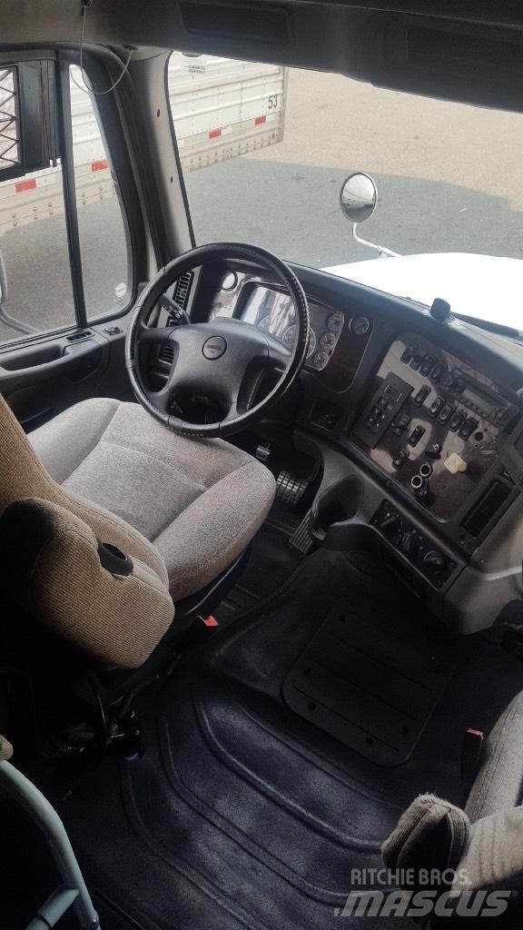 Freightliner M2 曳引機組件
