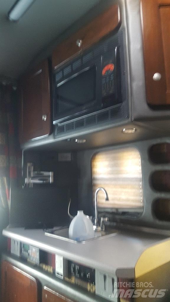 Freightliner M2 曳引機組件