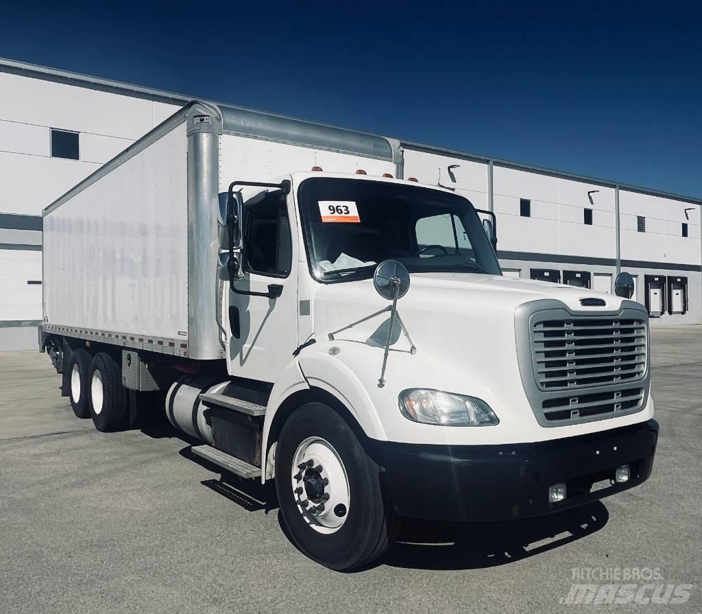 Freightliner M 106 貨箱式卡車