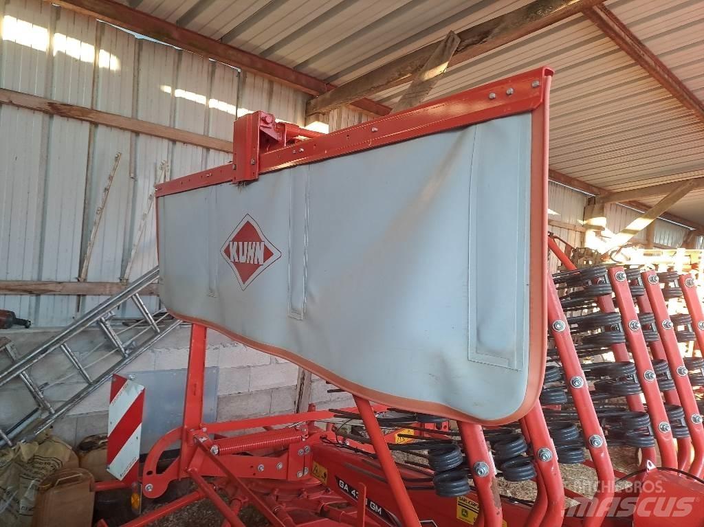 Kuhn GA4321 堆草機