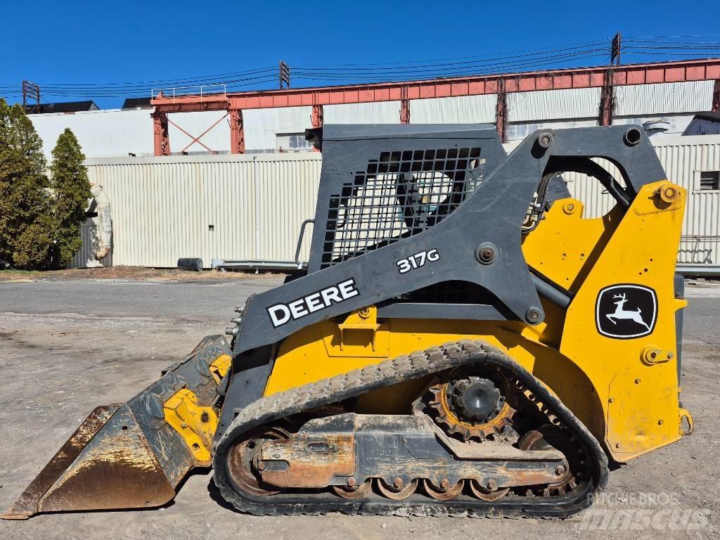 John Deere 317 滑移轉向裝載機