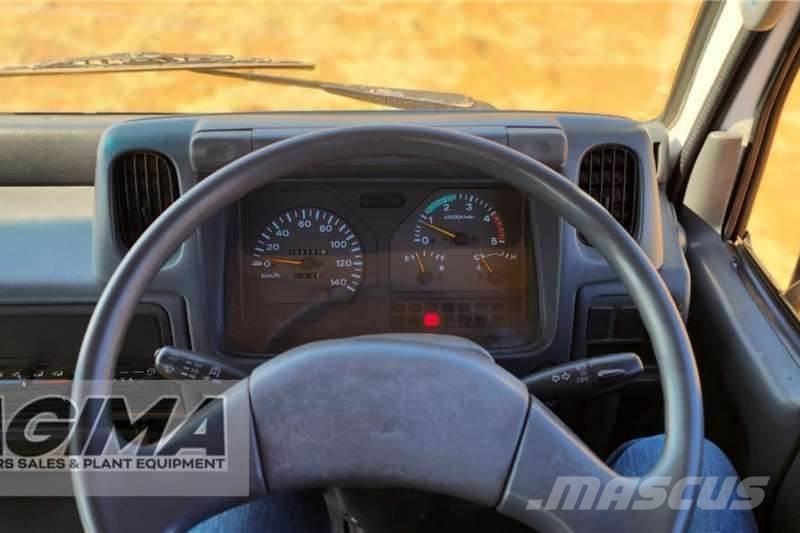Nissan UD40 其他貨車