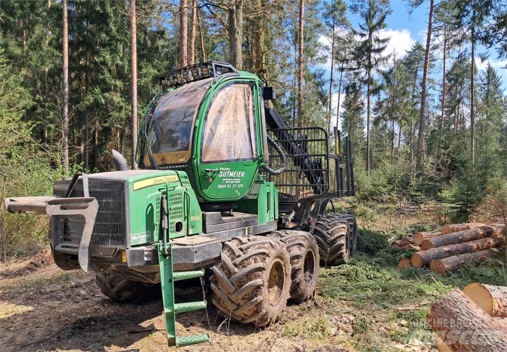 John Deere 810 E 集運機